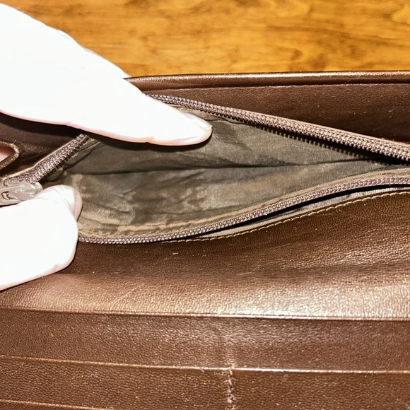 GUCCI wallet GUC brown leather long wallet VINTAGE gold clasp Luxury Find - Picture 12 of 14